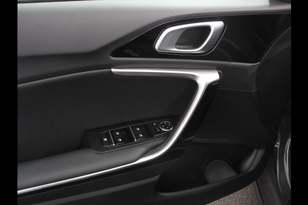 Kia Ceed Sportswagon 1.6 GDI PHEV DynamicLine | DEMO ! | Climate control Achteruitrij camera Parkeersensoren Adaptive cruise control Verwarmde voorstoelen LED Navigatie Stuurverwarming Apple Carplay/ Android Auto