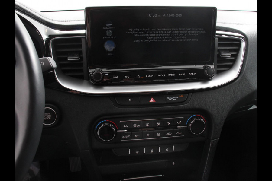 Kia Ceed Sportswagon 1.6 GDI PHEV DynamicLine | DEMO ! | Climate control Achteruitrij camera Parkeersensoren Adaptive cruise control Verwarmde voorstoelen LED Navigatie Stuurverwarming Apple Carplay/ Android Auto