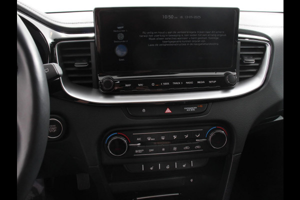 Kia Ceed Sportswagon 1.6 GDI PHEV DynamicLine | DEMO ! | Climate control Achteruitrij camera Parkeersensoren Adaptive cruise control Verwarmde voorstoelen LED Navigatie Stuurverwarming Apple Carplay/ Android Auto