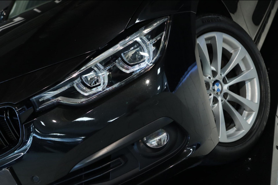 BMW 3 Serie Touring 318i Sportline / PANODAK / LED / PDC V+A / NAVI