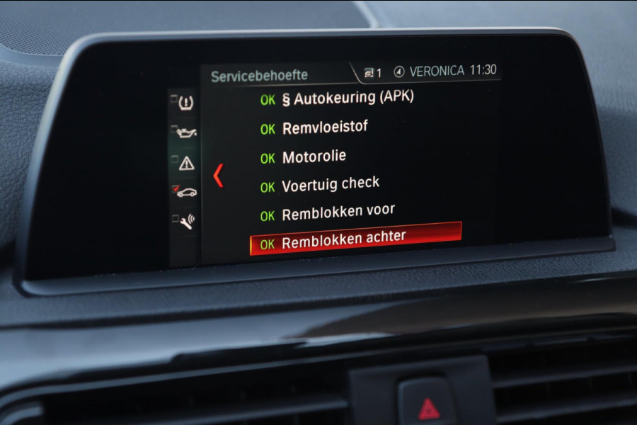 BMW 3 Serie Touring 318i Sportline / PANODAK / LED / PDC V+A / NAVI