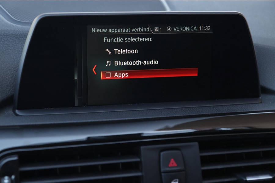 BMW 3 Serie Touring 318i Sportline / PANODAK / LED / PDC V+A / NAVI