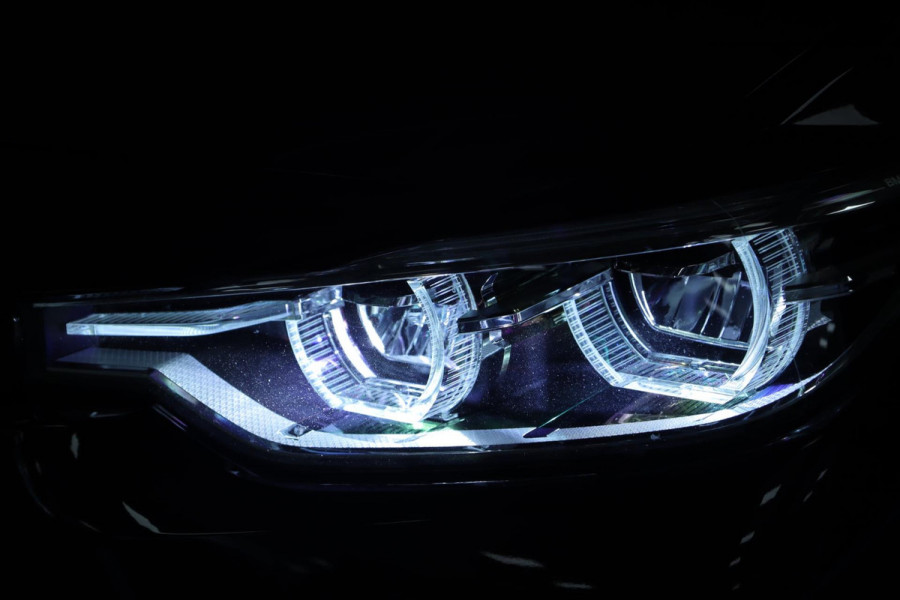 BMW 3 Serie Touring 318i Sportline / PANODAK / LED / PDC V+A / NAVI