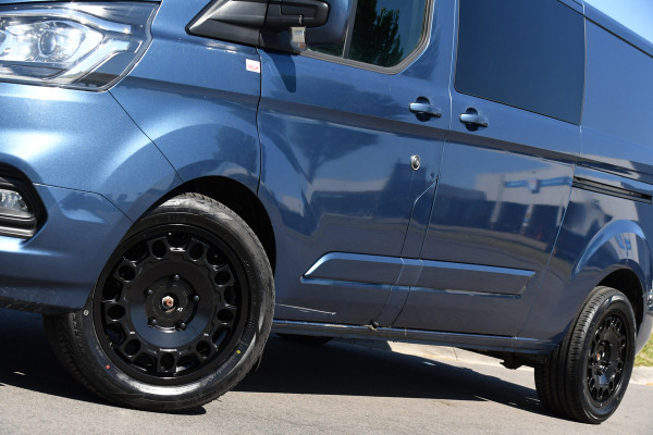 Ford Transit Custom 300 2.0 TDCI L2H1 Limited DC Camera, Cruise, Carplay, 170PK, Trekhaak, Stoelverwarming, Automaat, 2 x Schuifdeur, Uniek!