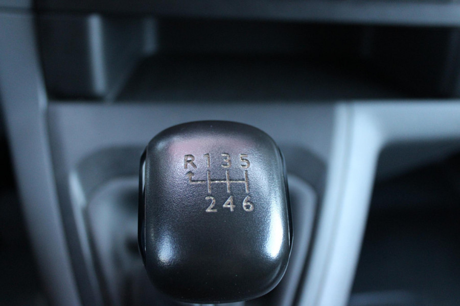 Peugeot Expert 2.0 BlueHDI 120PK L2 PREMIUM | TREKHAAK | NAVIGATIE | APPLE CARPLAY/ANDROID AUTO | LAADRUIMTE PAKKET | DODEHOEK DETECTIE | PARKEERSENSOREN VOOR EN ACHTER | 3-ZITS | CRUISE CONTROL | AIRCO | DAB+ RADIO |