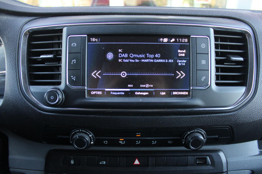 Peugeot Expert 2.0 BlueHDI 120PK L2 PREMIUM | TREKHAAK | NAVIGATIE | APPLE CARPLAY/ANDROID AUTO | LAADRUIMTE PAKKET | DODEHOEK DETECTIE | PARKEERSENSOREN VOOR EN ACHTER | 3-ZITS | CRUISE CONTROL | AIRCO | DAB+ RADIO |