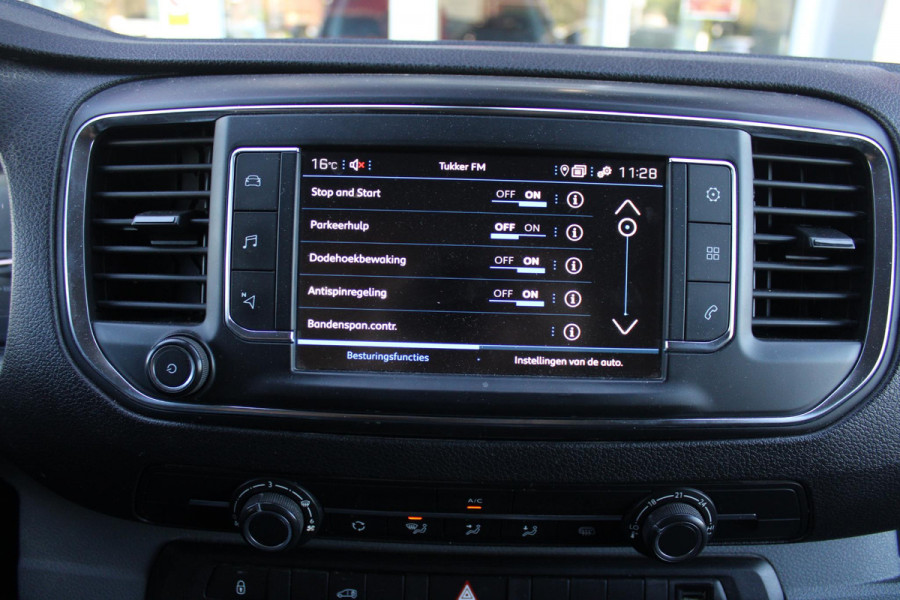 Peugeot Expert 2.0 BlueHDI 120PK L2 PREMIUM | TREKHAAK | NAVIGATIE | APPLE CARPLAY/ANDROID AUTO | LAADRUIMTE PAKKET | DODEHOEK DETECTIE | PARKEERSENSOREN VOOR EN ACHTER | 3-ZITS | CRUISE CONTROL | AIRCO | DAB+ RADIO |