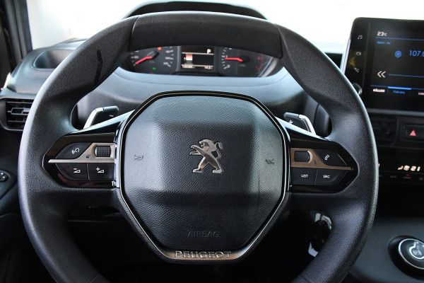 Peugeot Partner 1.5 BlueHDI L2 Black Edition Camera, Cruise, Stoelverwarming, 130PK, Automaat, Trekhaak, Stand kachel, Uniek!