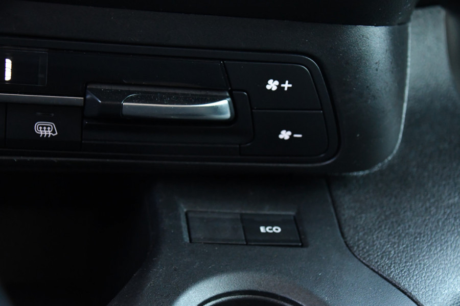 Peugeot Partner 1.5 BlueHDI L2 Black Edition Camera, Cruise, Stoelverwarming, 130PK, Automaat, Trekhaak, Stand kachel, Uniek!