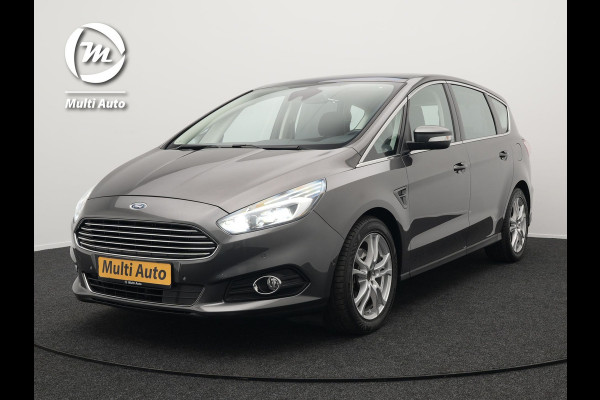 Ford S-Max 2.0 Titanium Automaat 7-Persoons 240pk | Trekhaak Afneembaar |  Panodak | Navigatie | Carplay | Sfeerverlichting | DAB | Camera | Cruise Control | Elektrische Achterklep |