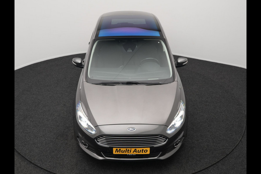 Ford S-Max 2.0 Titanium Automaat 7-Persoons 240pk | Trekhaak Afneembaar |  Panodak | Navigatie | Carplay | Sfeerverlichting | DAB | Camera | Cruise Control | Elektrische Achterklep |