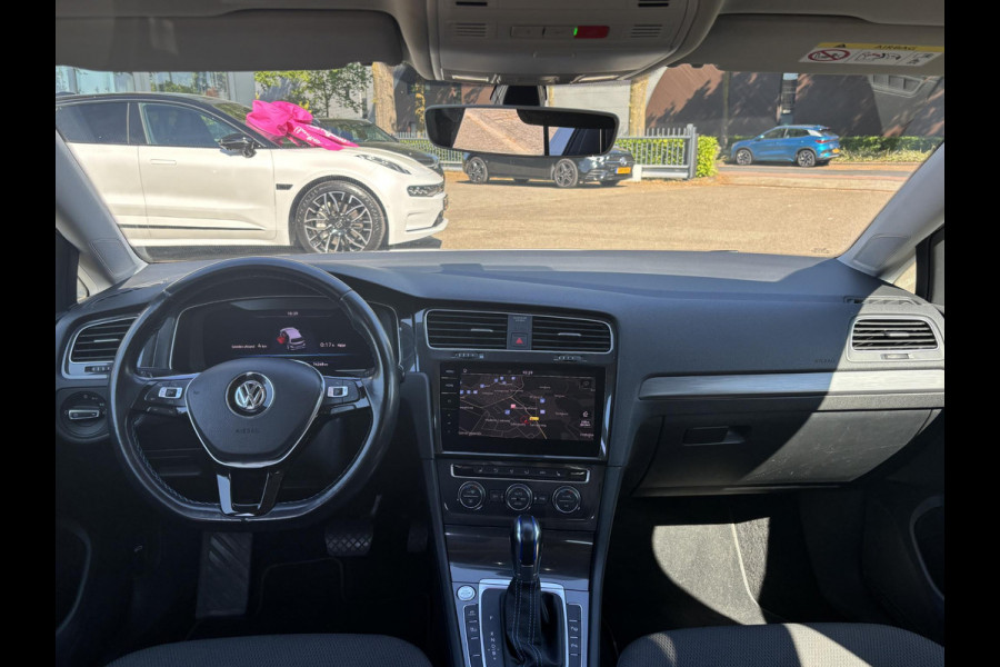 Volkswagen e-Golf e-Golf STOELVERWARMING | KEYLESS | RIJKLAAR INCL. 12 MND. BOVAGGARANTIE