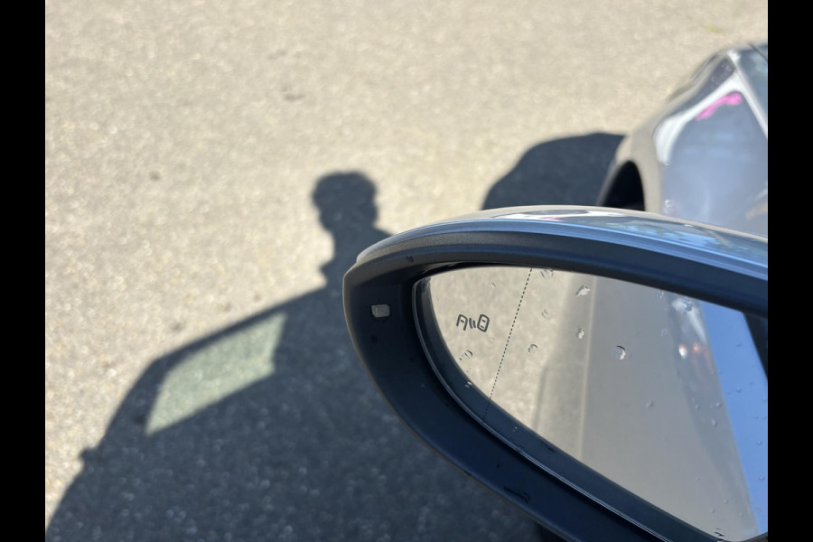 Volkswagen e-Golf e-Golf STOELVERWARMING | KEYLESS | RIJKLAAR INCL. 12 MND. BOVAGGARANTIE