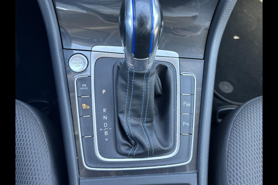Volkswagen e-Golf e-Golf STOELVERWARMING | KEYLESS | RIJKLAAR INCL. 12 MND. BOVAGGARANTIE