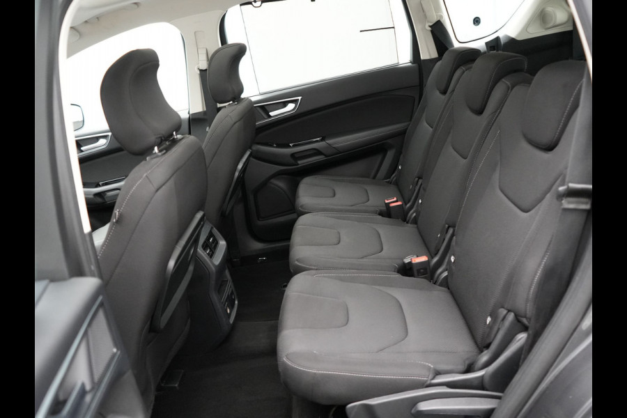 Ford S-Max 2.0 Titanium Automaat 7-Persoons 240pk | Trekhaak Afneembaar |  Panodak | Navigatie | Carplay | Sfeerverlichting | DAB | Camera | Cruise Control | Elektrische Achterklep |