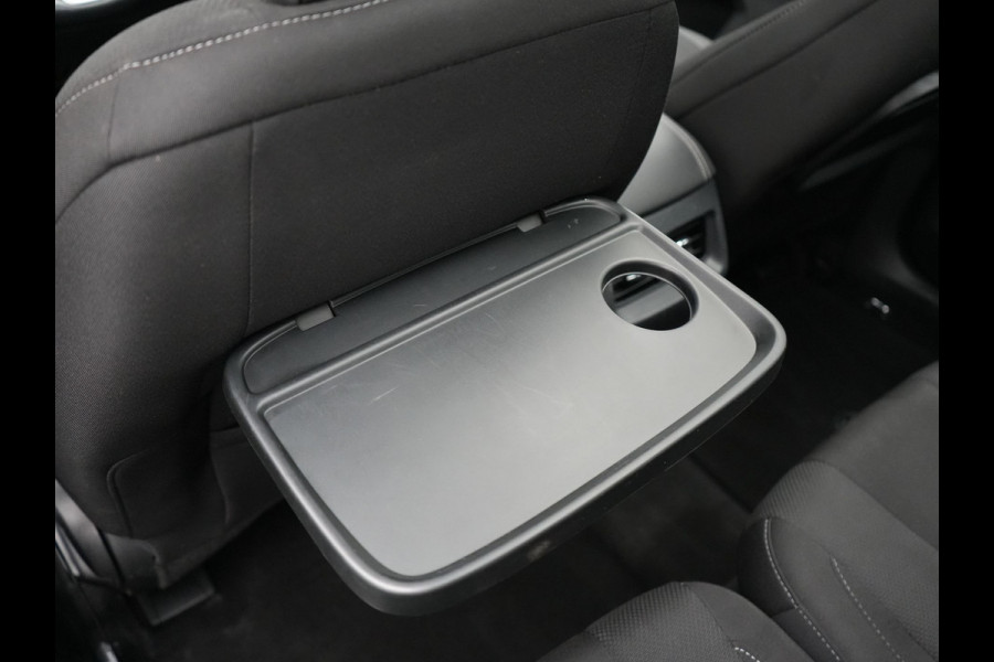 Ford S-Max 2.0 Titanium Automaat 7-Persoons 240pk | Trekhaak Afneembaar |  Panodak | Navigatie | Carplay | Sfeerverlichting | DAB | Camera | Cruise Control | Elektrische Achterklep |