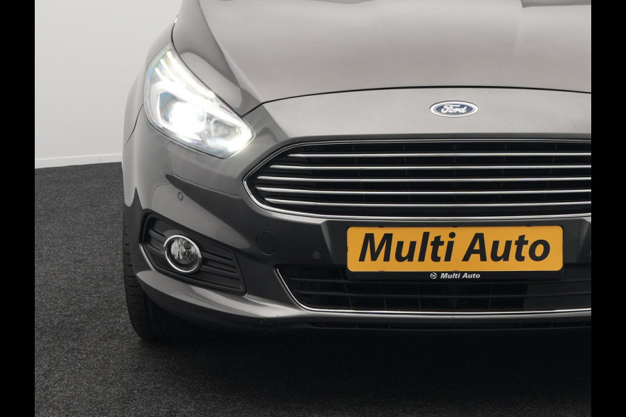 Ford S-Max 2.0 Titanium Automaat 7-Persoons 240pk | Trekhaak Afneembaar |  Panodak | Navigatie | Carplay | Sfeerverlichting | DAB | Camera | Cruise Control | Elektrische Achterklep |