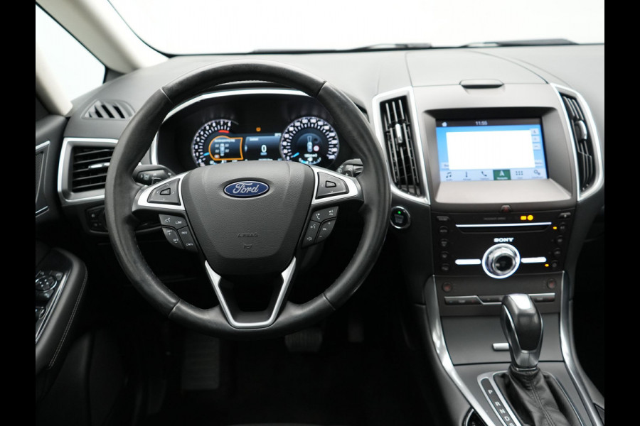 Ford S-Max 2.0 Titanium Automaat 7-Persoons 240pk | Trekhaak Afneembaar |  Panodak | Navigatie | Carplay | Sfeerverlichting | DAB | Camera | Cruise Control | Elektrische Achterklep |