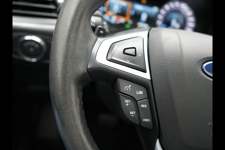 Ford S-Max 2.0 Titanium Automaat 7-Persoons 240pk | Trekhaak Afneembaar |  Panodak | Navigatie | Carplay | Sfeerverlichting | DAB | Camera | Cruise Control | Elektrische Achterklep |