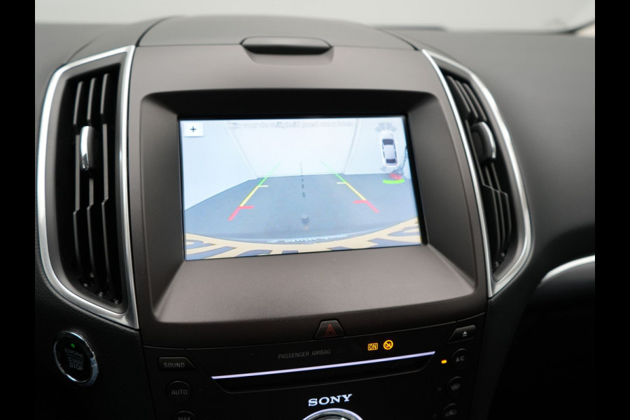 Ford S-Max 2.0 Titanium Automaat 7-Persoons 240pk | Trekhaak Afneembaar |  Panodak | Navigatie | Carplay | Sfeerverlichting | DAB | Camera | Cruise Control | Elektrische Achterklep |