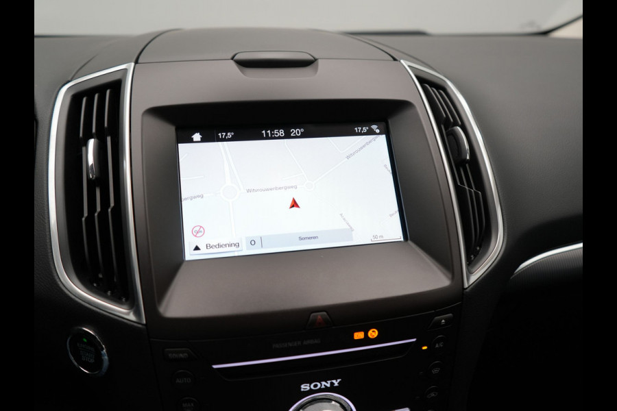 Ford S-Max 2.0 Titanium Automaat 7-Persoons 240pk | Trekhaak Afneembaar |  Panodak | Navigatie | Carplay | Sfeerverlichting | DAB | Camera | Cruise Control | Elektrische Achterklep |