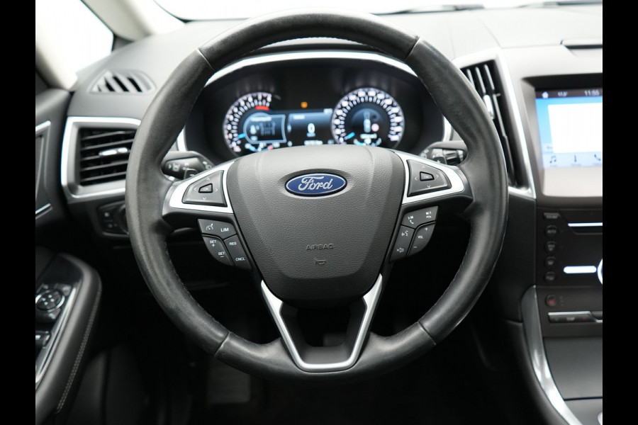 Ford S-Max 2.0 Titanium Automaat 7-Persoons 240pk | Trekhaak Afneembaar |  Panodak | Navigatie | Carplay | Sfeerverlichting | DAB | Camera | Cruise Control | Elektrische Achterklep |