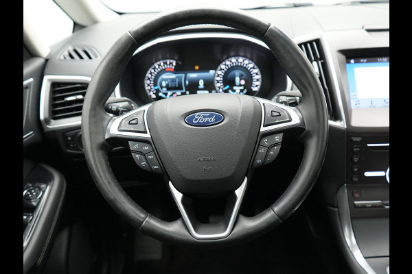 Ford S-Max 2.0 Titanium Automaat 7-Persoons 240pk | Trekhaak Afneembaar |  Panodak | Navigatie | Carplay | Sfeerverlichting | DAB | Camera | Cruise Control | Elektrische Achterklep |