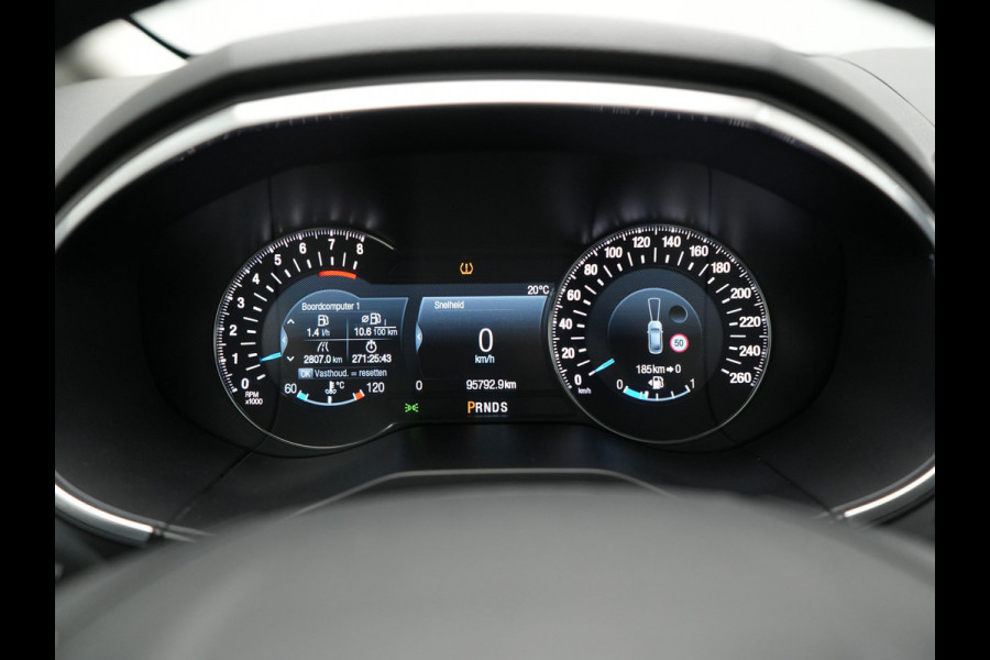 Ford S-Max 2.0 Titanium Automaat 7-Persoons 240pk | Trekhaak Afneembaar |  Panodak | Navigatie | Carplay | Sfeerverlichting | DAB | Camera | Cruise Control | Elektrische Achterklep |