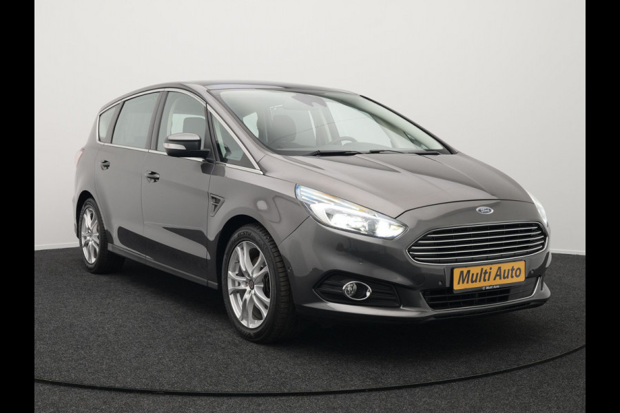Ford S-Max 2.0 Titanium Automaat 7-Persoons 240pk | Trekhaak Afneembaar |  Panodak | Navigatie | Carplay | Sfeerverlichting | DAB | Camera | Cruise Control | Elektrische Achterklep |