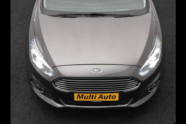 Ford S-Max 2.0 Titanium Automaat 7-Persoons 240pk | Trekhaak Afneembaar |  Panodak | Navigatie | Carplay | Sfeerverlichting | DAB | Camera | Cruise Control | Elektrische Achterklep |