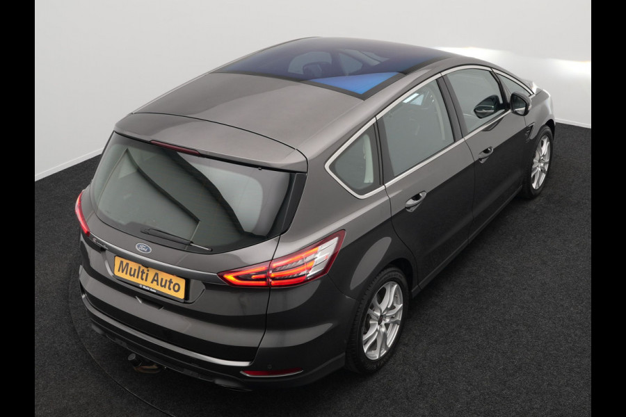 Ford S-Max 2.0 Titanium Automaat 7-Persoons 240pk | Trekhaak Afneembaar |  Panodak | Navigatie | Carplay | Sfeerverlichting | DAB | Camera | Cruise Control | Elektrische Achterklep |
