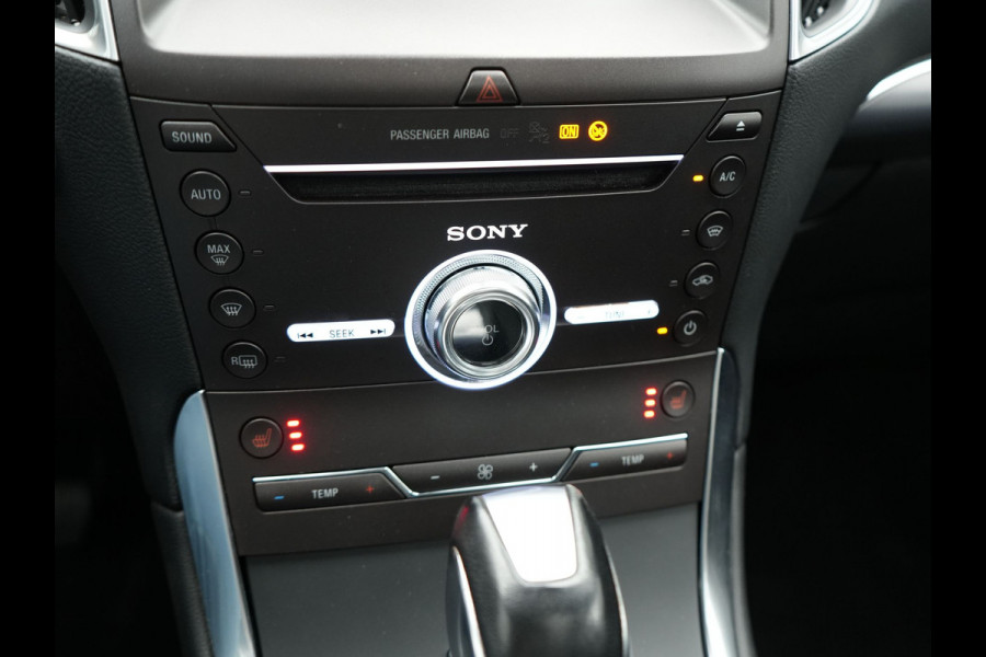 Ford S-Max 2.0 Titanium Automaat 7-Persoons 240pk | Trekhaak Afneembaar |  Panodak | Navigatie | Carplay | Sfeerverlichting | DAB | Camera | Cruise Control | Elektrische Achterklep |