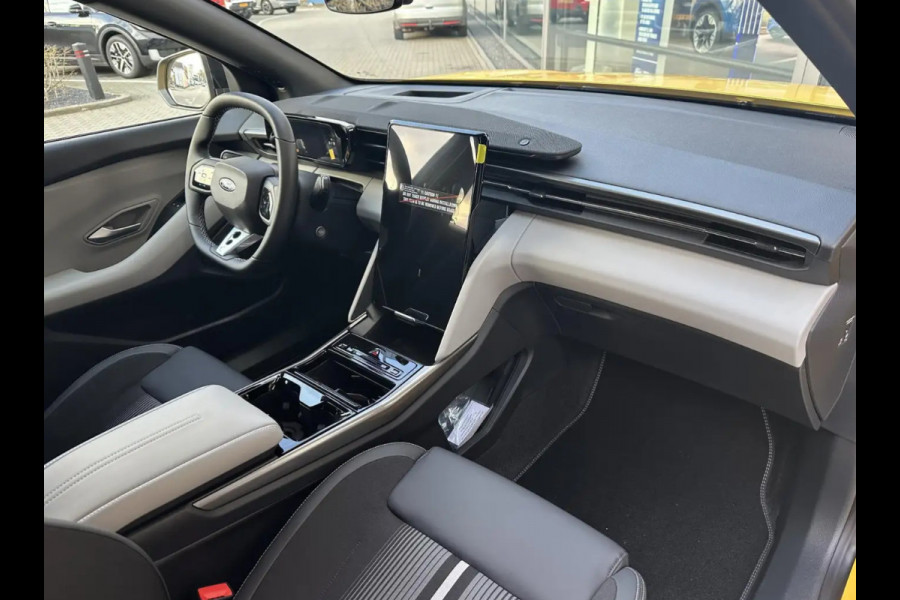 Ford Capri Style Standard Range RWD 52 kWh 170pk Achteruitrijcamera | Dodehoeksensoren | 393km bereik ( WLTP) |  Navigatie | SYNC 4 Nieuw te Bestellen