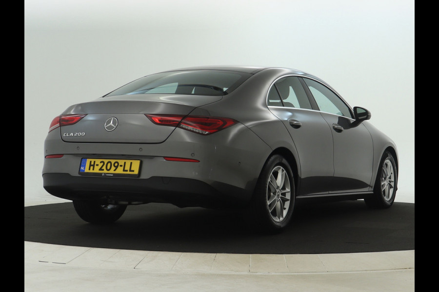 Mercedes-Benz CLA-Klasse 200 Business Solution | Led Koplampen | Spiegelpakket | Achteruitrijcamera | Stoelverwarming voor | Inclusief 24 maanden Mercedes-Benz Certified garantie voor Europa.