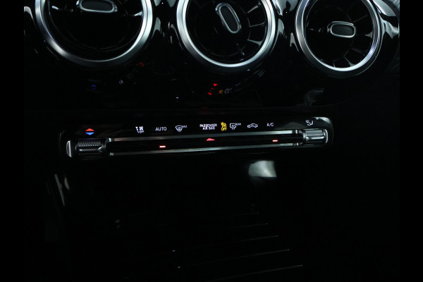 Mercedes-Benz CLA-Klasse 200 Business Solution | Led Koplampen | Spiegelpakket | Achteruitrijcamera | Stoelverwarming voor | Inclusief 24 maanden Mercedes-Benz Certified garantie voor Europa.