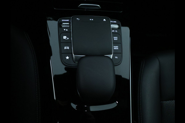 Mercedes-Benz CLA-Klasse 200 Business Solution | Led Koplampen | Spiegelpakket | Achteruitrijcamera | Stoelverwarming voor | Inclusief 24 maanden Mercedes-Benz Certified garantie voor Europa.