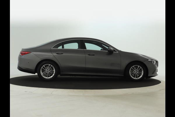 Mercedes-Benz CLA-Klasse 200 Business Solution | Led Koplampen | Spiegelpakket | Achteruitrijcamera | Stoelverwarming voor | Inclusief 24 maanden Mercedes-Benz Certified garantie voor Europa.