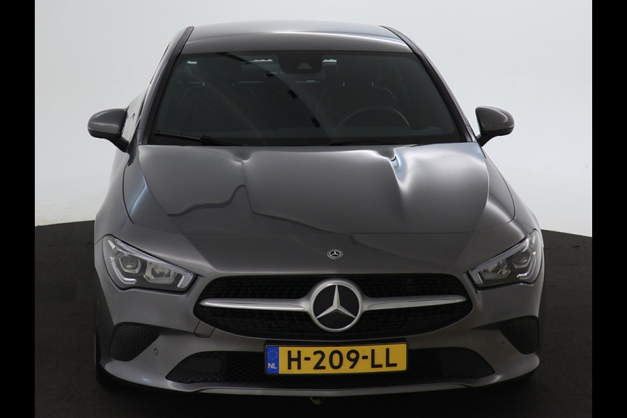 Mercedes-Benz CLA-Klasse 200 Business Solution | Led Koplampen | Spiegelpakket | Achteruitrijcamera | Stoelverwarming voor | Inclusief 24 maanden Mercedes-Benz Certified garantie voor Europa.