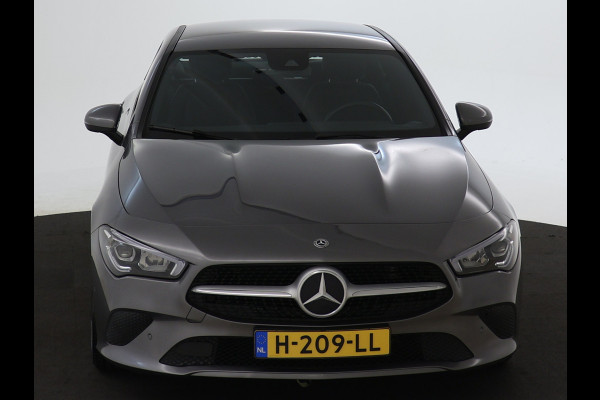 Mercedes-Benz CLA-Klasse 200 Business Solution | Led Koplampen | Spiegelpakket | Achteruitrijcamera | Stoelverwarming voor | Inclusief 24 maanden Mercedes-Benz Certified garantie voor Europa.