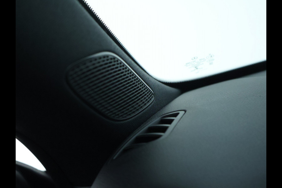 Mercedes-Benz CLA-Klasse 200 Business Solution | Led Koplampen | Spiegelpakket | Achteruitrijcamera | Stoelverwarming voor | Inclusief 24 maanden Mercedes-Benz Certified garantie voor Europa.