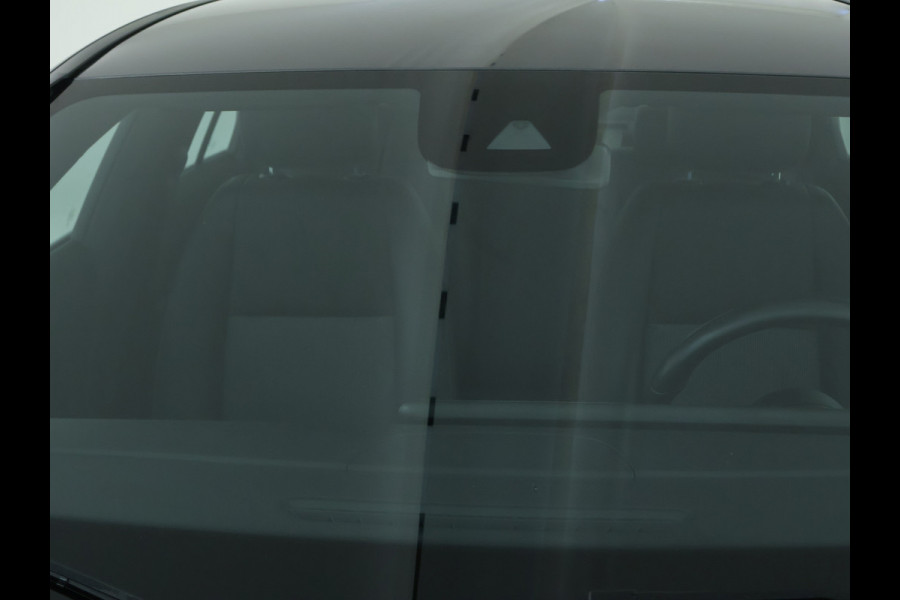 Mercedes-Benz CLA-Klasse 200 Business Solution | Led Koplampen | Spiegelpakket | Achteruitrijcamera | Stoelverwarming voor | Inclusief 24 maanden Mercedes-Benz Certified garantie voor Europa.