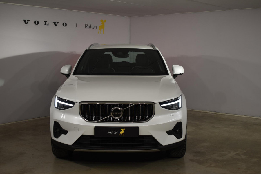 Volvo XC40 T4 211PK Automaat Inscription / Navigatie / Cruisecontrol / Lighting / Stoelverwarming / Stuurverwarming / Elektrische Stoelen / Harman Kardon / Trekhaak /