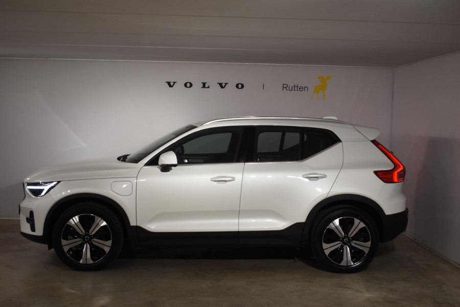Volvo XC40 T4 211PK Automaat Inscription / Navigatie / Cruisecontrol / Lighting / Stoelverwarming / Stuurverwarming / Elektrische Stoelen / Harman Kardon / Trekhaak /
