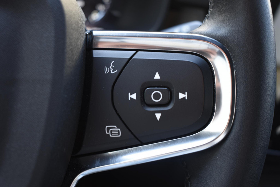 Volvo XC40 T4 211PK Automaat Inscription / Navigatie / Cruisecontrol / Lighting / Stoelverwarming / Stuurverwarming / Elektrische Stoelen / Harman Kardon / Trekhaak /