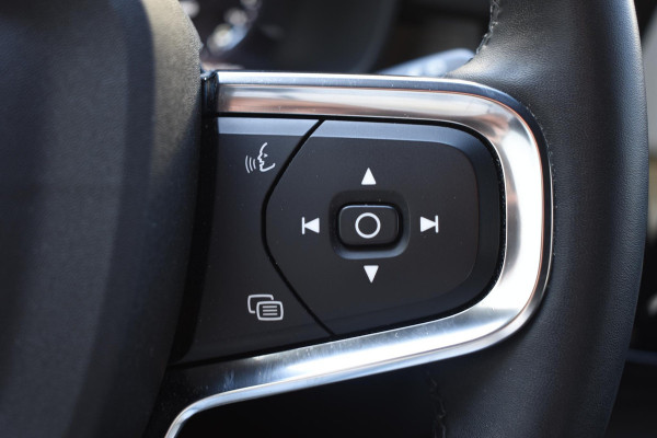 Volvo XC40 T4 211PK Automaat Inscription / Navigatie / Cruisecontrol / Lighting / Stoelverwarming / Stuurverwarming / Elektrische Stoelen / Harman Kardon / Trekhaak /