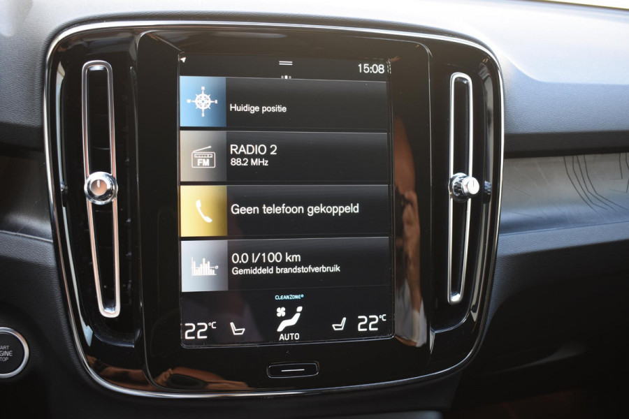 Volvo XC40 T4 211PK Automaat Inscription / Navigatie / Cruisecontrol / Lighting / Stoelverwarming / Stuurverwarming / Elektrische Stoelen / Harman Kardon / Trekhaak /