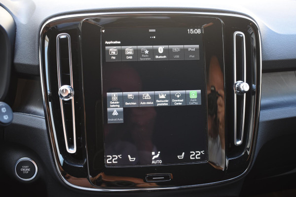 Volvo XC40 T4 211PK Automaat Inscription / Navigatie / Cruisecontrol / Lighting / Stoelverwarming / Stuurverwarming / Elektrische Stoelen / Harman Kardon / Trekhaak /