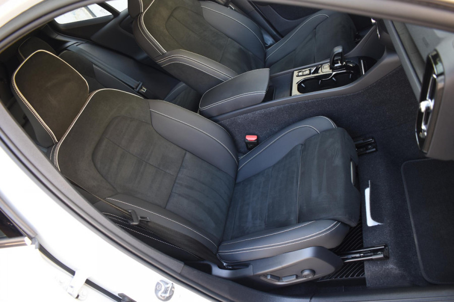 Volvo XC40 T4 211PK Automaat Inscription / Navigatie / Cruisecontrol / Lighting / Stoelverwarming / Stuurverwarming / Elektrische Stoelen / Harman Kardon / Trekhaak /
