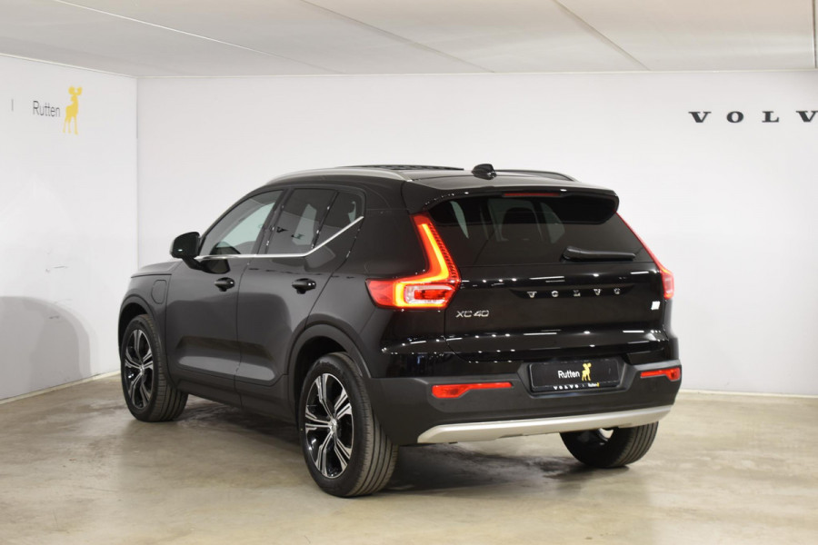 Volvo XC40 T4 211PK Automaat Recharge Inscription Expression / Navigatie / Cruisecontrol / Panoramadak / Stoelverwarming / Stuurverwarming / Elektrische Achterklep / Trekhaak /