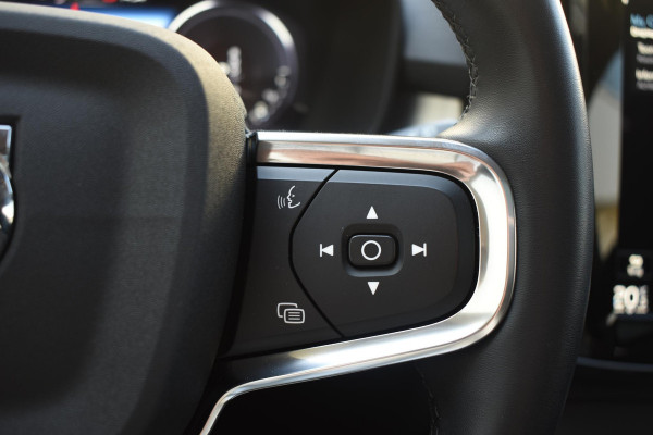 Volvo XC40 T4 211PK Automaat Recharge Inscription Expression / Navigatie / Cruisecontrol / Panoramadak / Stoelverwarming / Stuurverwarming / Elektrische Achterklep / Trekhaak /